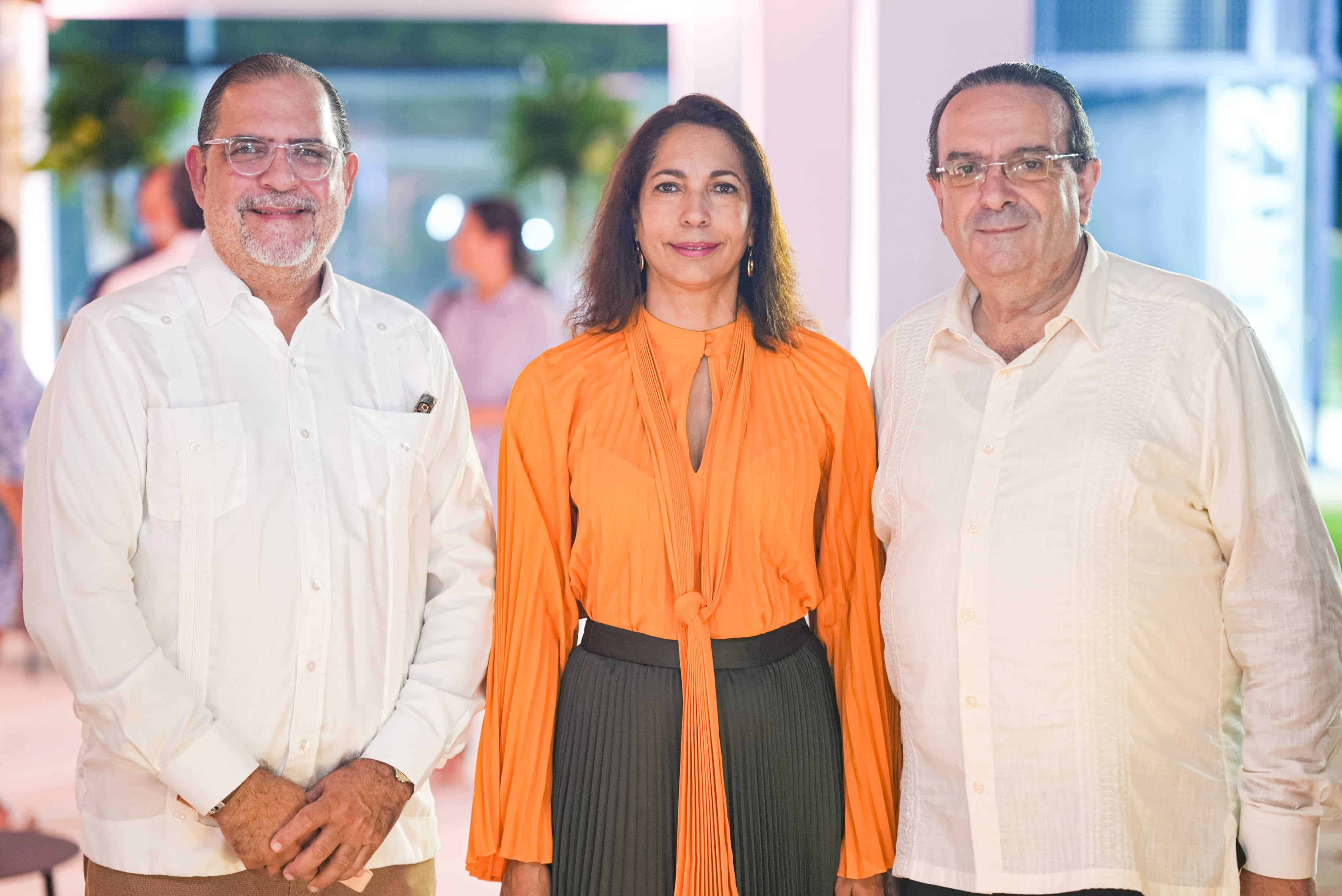 Alejandro Jovine , Josefina Pichardo y Angel García.