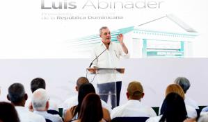 Mi padre quería que fuera pelotero más que político, rememora Abinader en San Pedro de Macorís