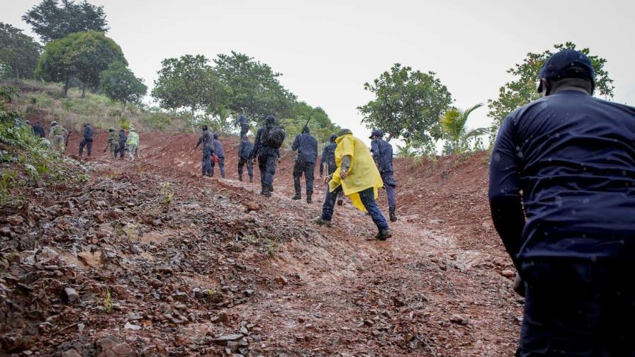 Medio Ambiente interviene proyecto agrícola ilegal en la loma Siete Picos y apresa a cuatro personas