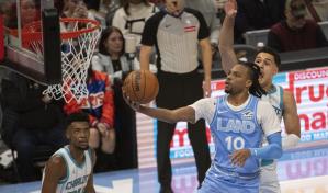 Los Cavaliers son el 4to equipo de la NBA en empezar 15-0 al derrotar 128-114 a los Hornets