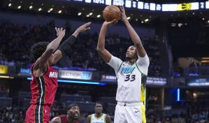 Myles Turner anota 34 puntos, Pacers se desquitan y vencen 119-110 a Miami