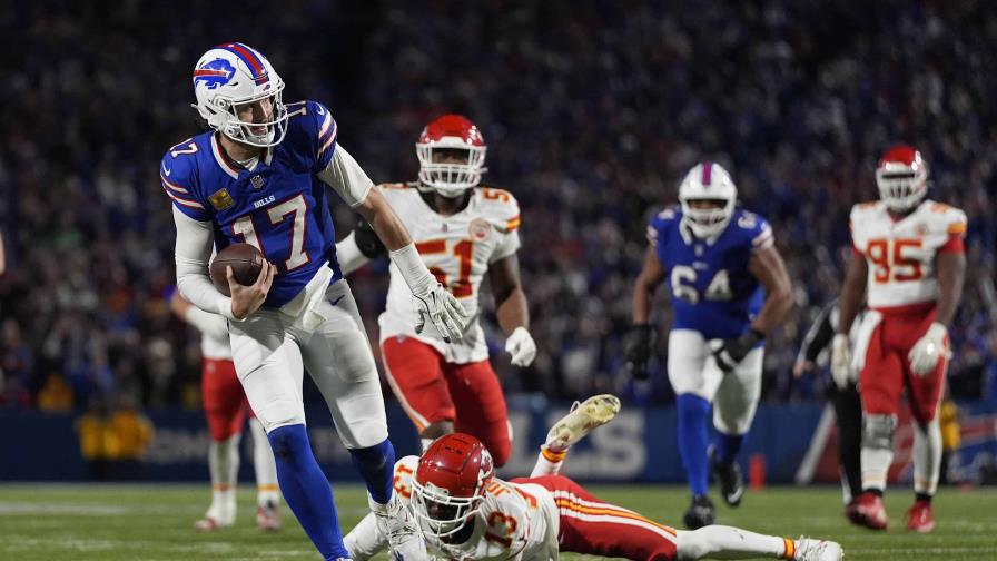 Josh Allen sella la victoria de Bills 30-21 sobre Chiefs y termina con su temporada perfecta