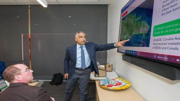 Ministro Joel Santos: Gobierno dominicano fortalecerá base de datos de hidrocarburos
