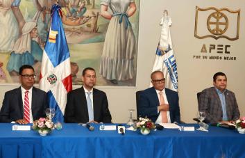 Indotel y APEC abordan la transición a la televisión digital