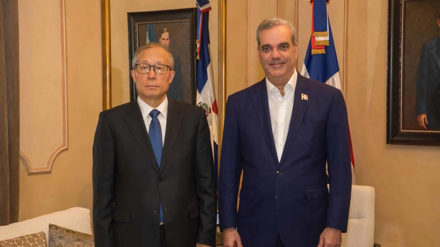 Abinader recibe visita del vicepresidente de la Asamblea Nacional de China