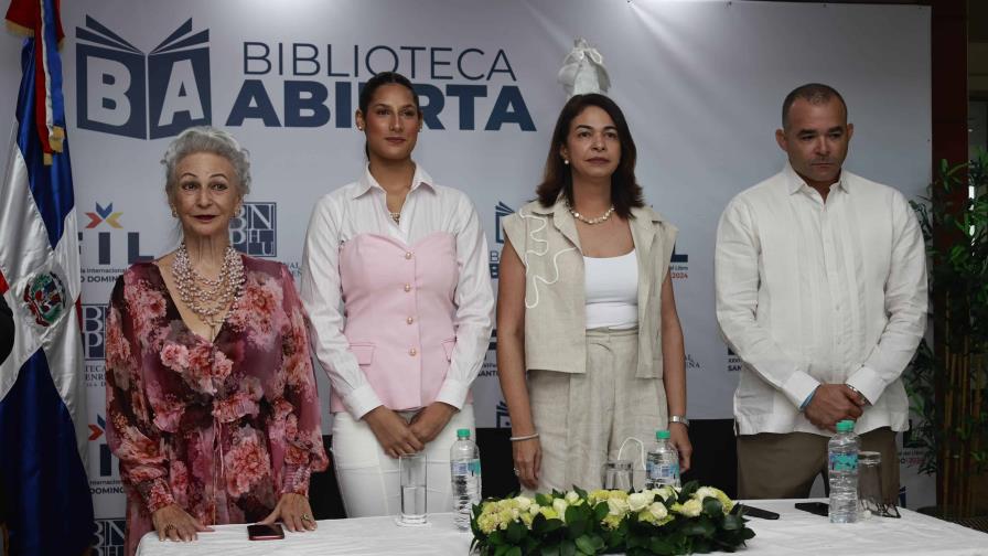 Mía Massiel Jiménez González pone en circulación libro "Sueña Pequeña Mía"