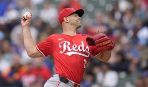 Nick Martínez acepta oferta calificada de 21,05 millones de Rojos