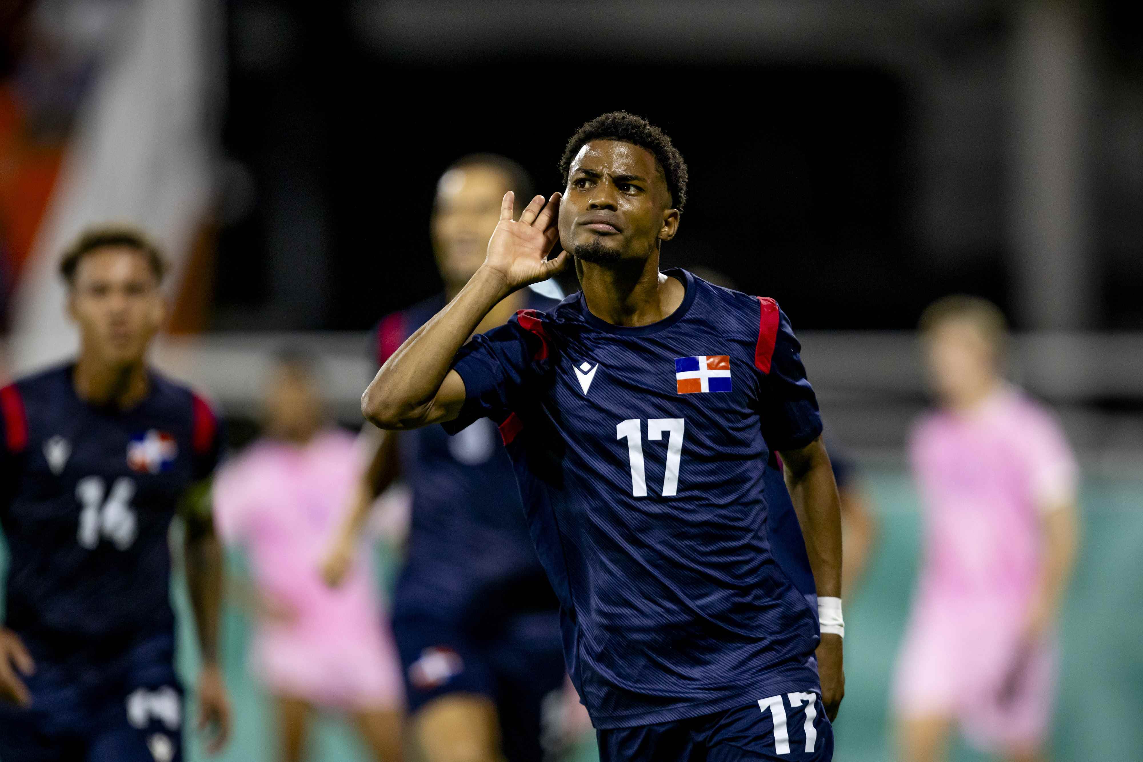 Dorny Romero celebra uno de sus goles.