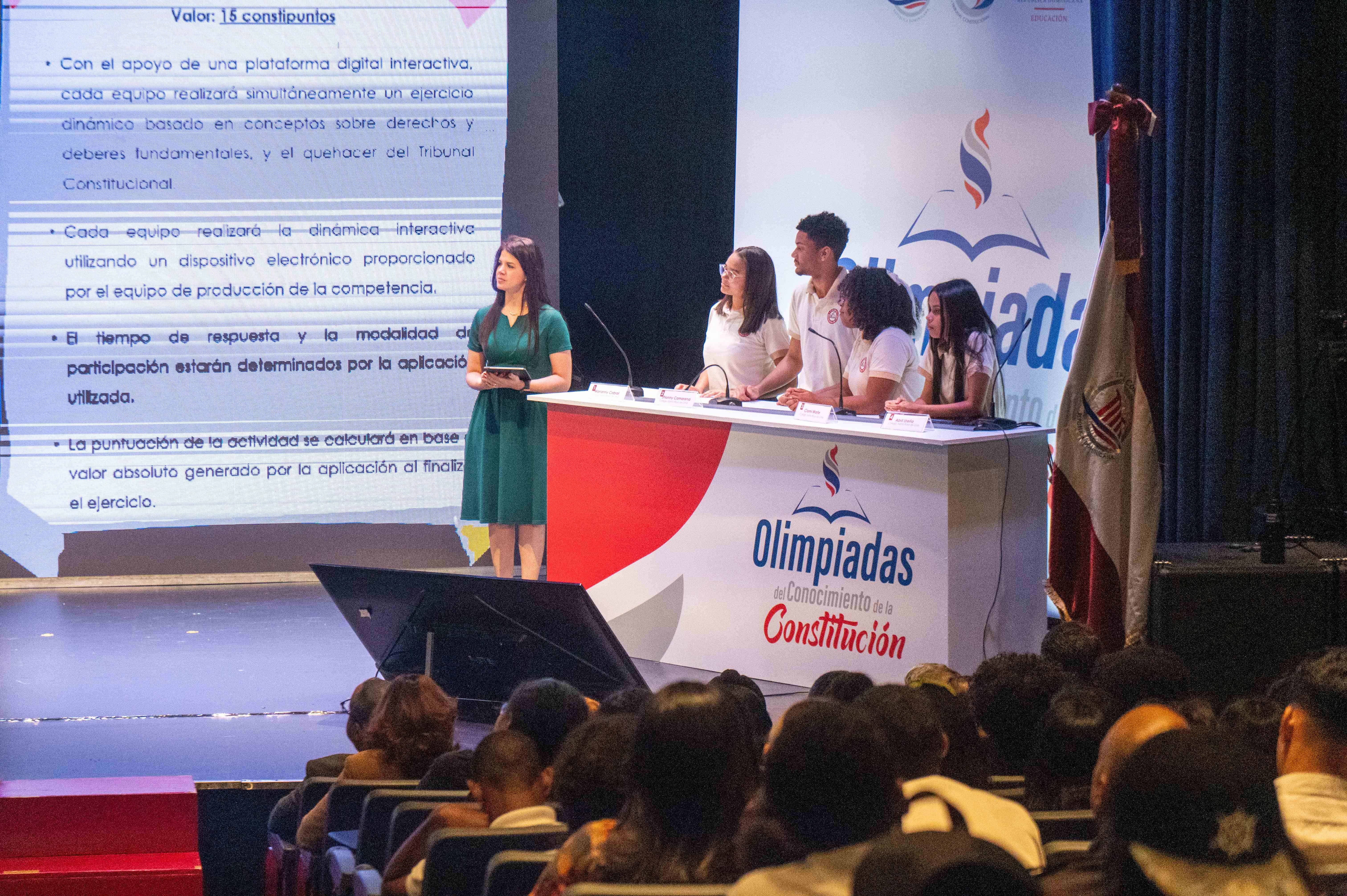 Estudiantes del Colegio Santa Rosa de Lima.<br>