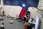 Propuesta en Texas permitiría usar enseñanzas bíblicas en clases escolares
