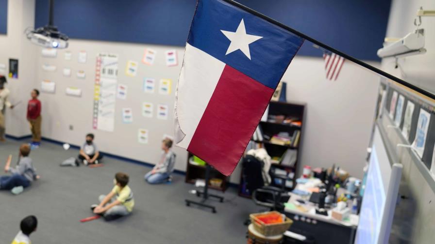 Propuesta en Texas permitiría usar enseñanzas bíblicas en clases escolares