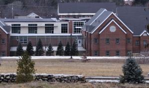 Comienza juicio a hombre acusado de sujetar a un adolescente mientras era violado en EE.UU.