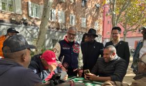 C&oacute;nsul en Madrid visita a comerciantes dominicanos en Usera