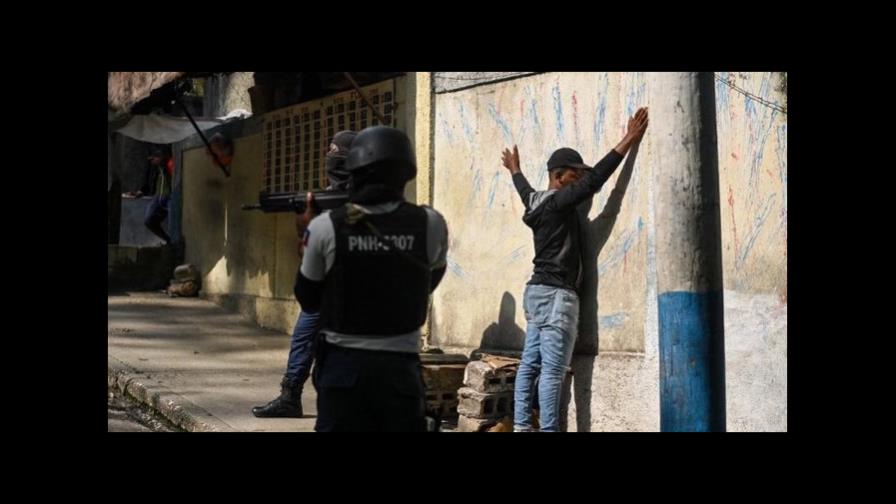 Policía y población luchan contra las bandas en Puerto Príncipe; han matado al menos 18 pandilleros