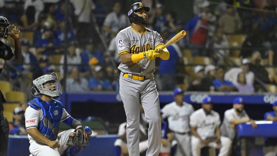 Las Águilas, a base de jonrones, frenaron al Licey y mantienen el empate en el cuarto