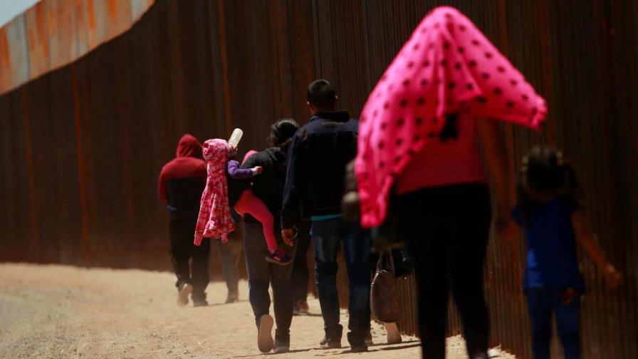 Migrantes con una cita de asilo en la frontera de México temen que Trump los expulse