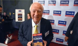 Fallece Arthur Frommer, creador de las populares guías turísticas que llevan su nombre Fallece Arthur Frommer, creador de las populares guías turísticas que llevan su nombre