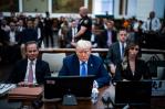 Juez de Nueva York debe decidir caso de exactriz porno contra Trump o abandonarlo