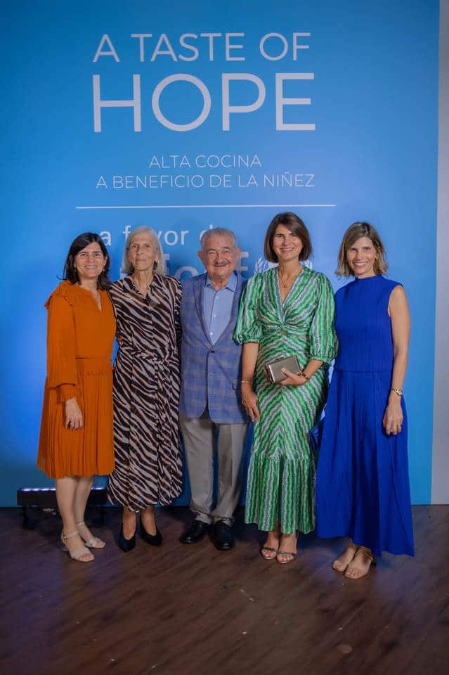 Maricarmen Ramos, Mary Fernández de Ramos, Román Ramos Uría, Mercedes Ramos y Ana María Ramos.