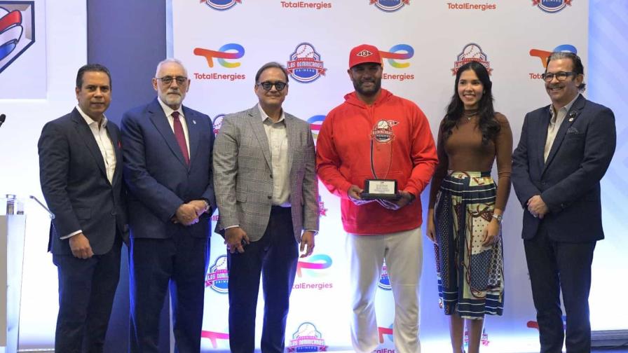 "Los Dominicanos Primero por Cuqui Córdova" honra la carrera de Albert Pujols