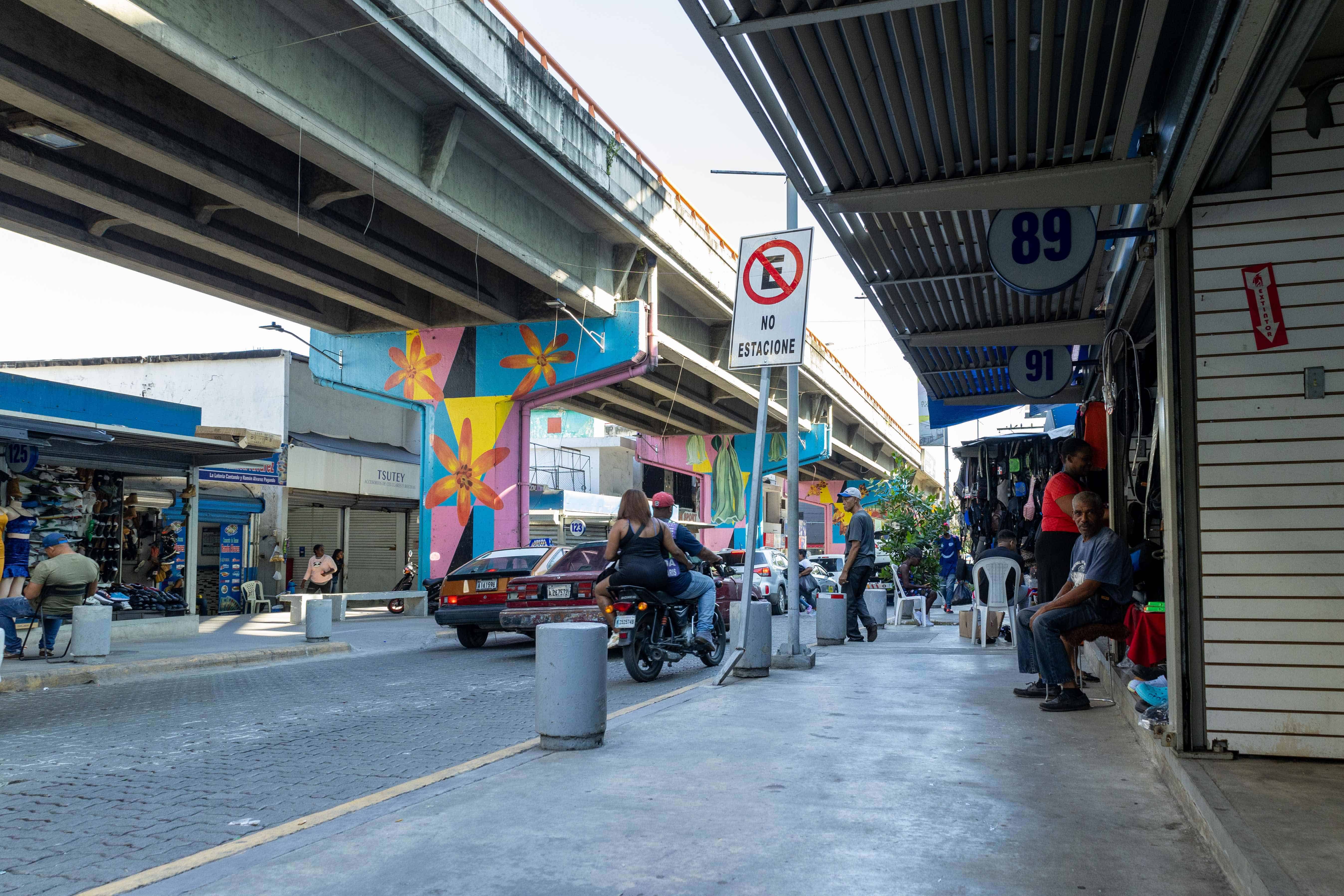 La calle París remozada.