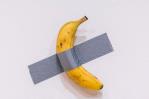La polémica banana pegada a la pared se vende en una subasta por US$ 6.2 millones