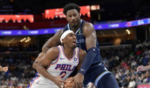 Jackson y Bane lideran a los Grizzlies en victoria 117-111 sobre Filadelfia