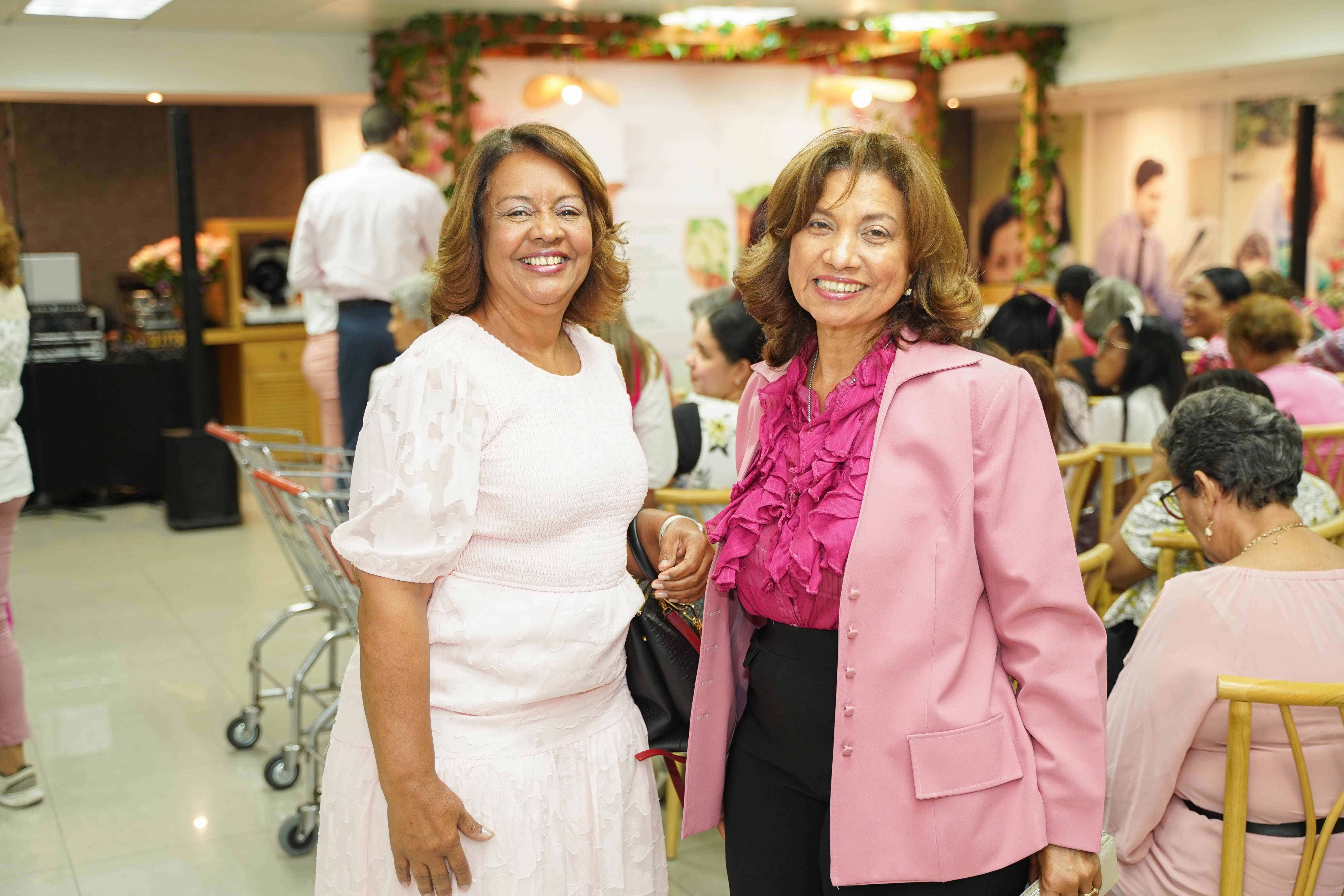 Gertrudis Espinoza y Ana Minaya.