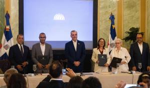 Abinader y Espaillat firman acuerdo para impulsar la ciencia y conservación entre RD y Nueva York