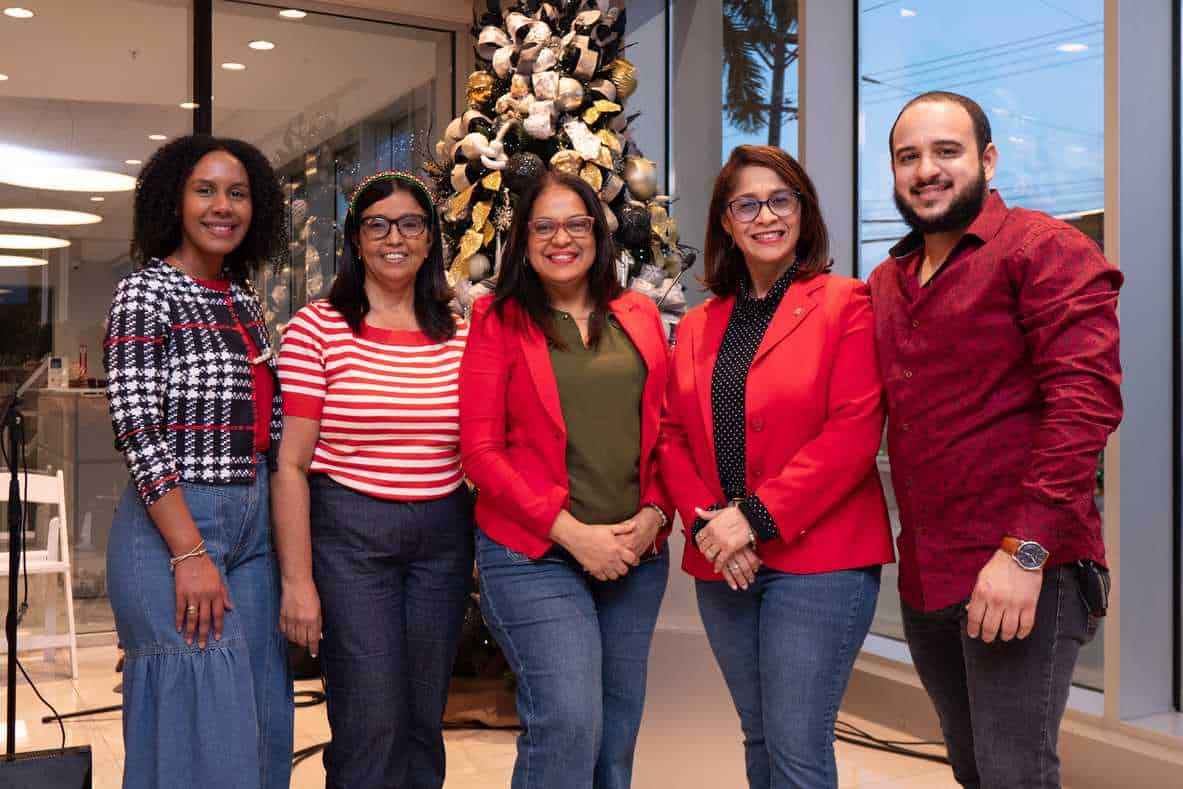 Ana Cabrera, Yaniris Gutierrez, Wendy Madera, Elsy Rivas y Hehirisson Durán.