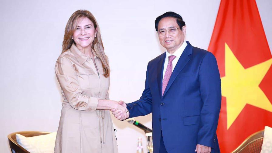 Carolina Mejía sostiene encuentro con el primer ministro de Vietnam