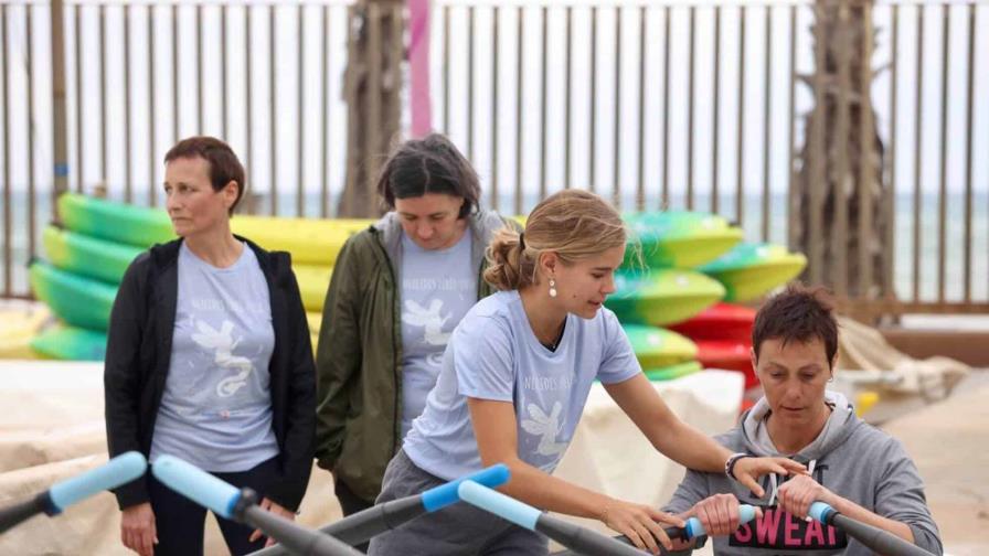 El remo para mujeres en tratamiento por cáncer de mama en el Hospital del Mar de Barcelona