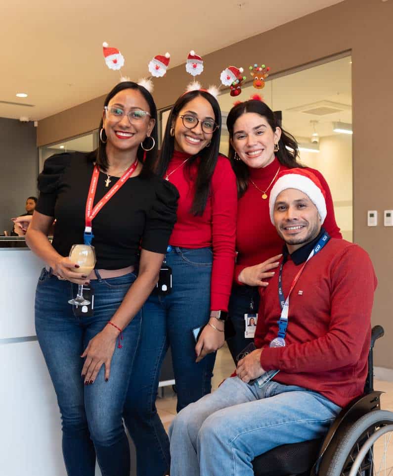 Luisa María Cepeda, Xiomara Betances, Dania López y Omar Ramírez.