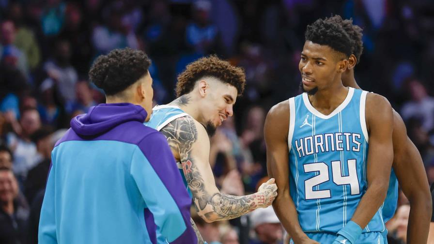 Miller anota 38 y Ball suma 35 para llevar a Hornets a victoria sobre Pistons por 123-121 en alargue