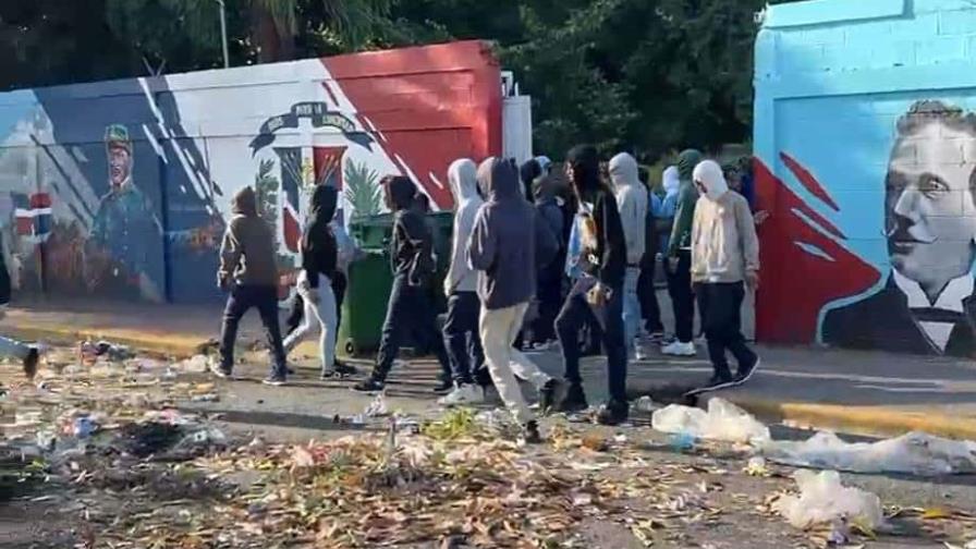 Educación interviene liceo de San Francisco de Macorís tras ingreso de policías armados