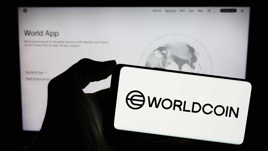 Presentan medida cautelar contra suspensión de Worldcoin por Pro Consumidor