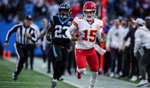Patrick Mahomes y Chiefs vencen a Panthers con gol de campo de Shrader en el último segundo
