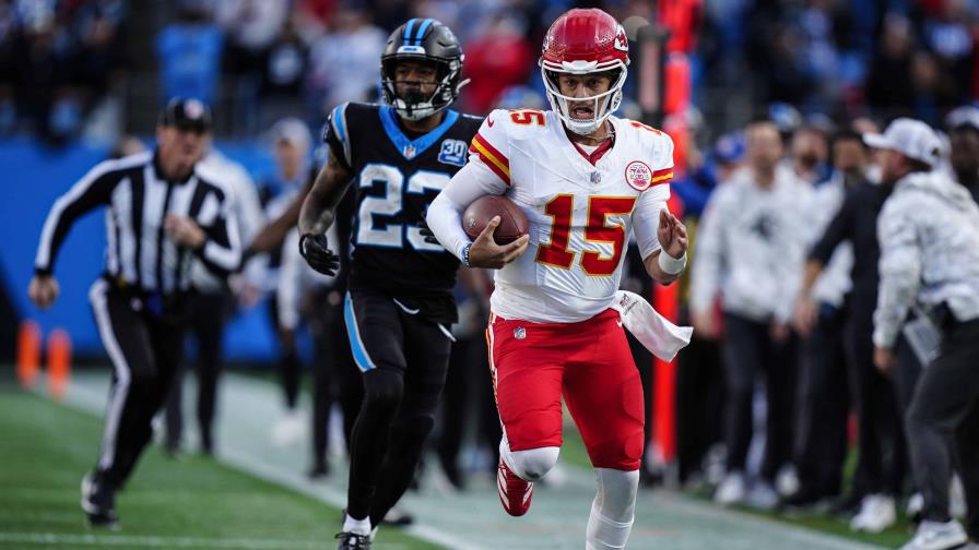 Patrick Mahomes y Chiefs vencen a Panthers con gol de campo de Shrader en el último segundo