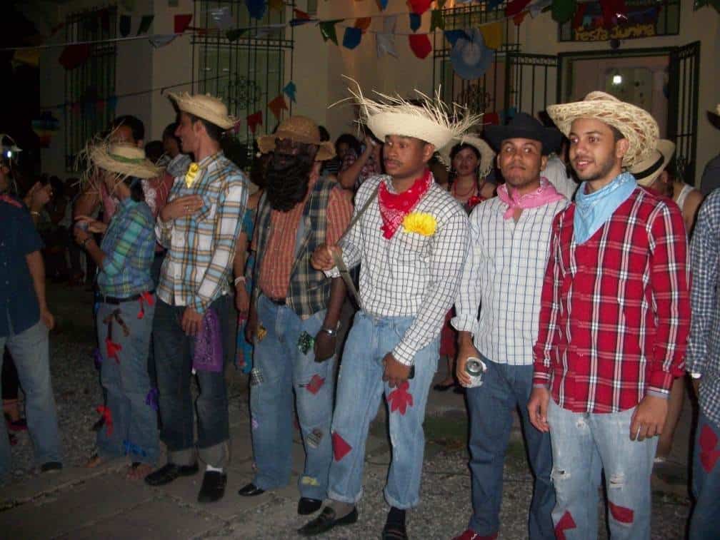 Actividades culturales realizadas por el centro para el público en general.