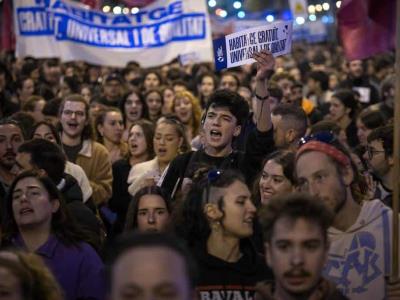 Protesta por altos costos de alquileres en Barcelona