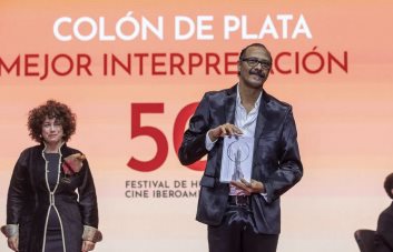 Manuel Raposo, protagonista de La bachata de Biónico, gana Colón de Plata en Festival de Huelva