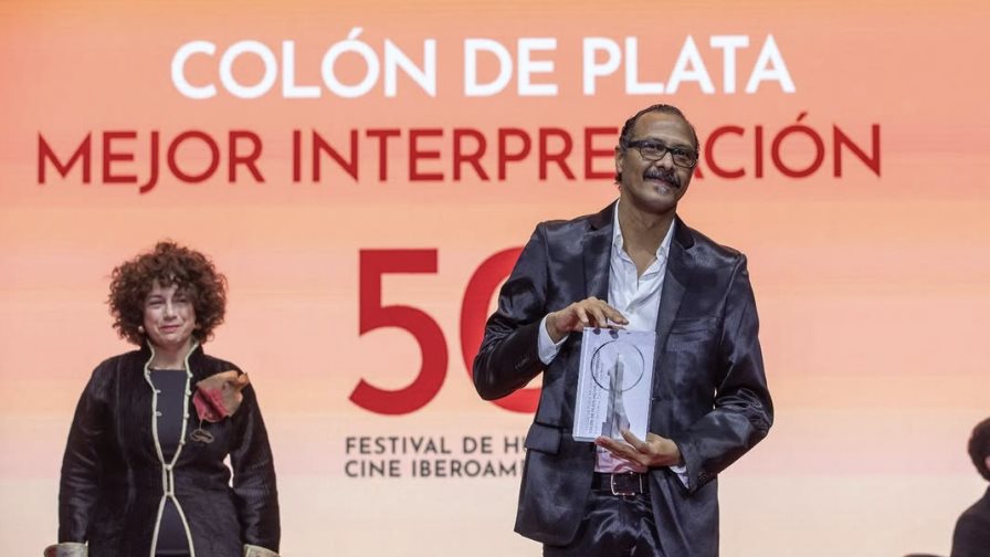 Manuel Raposo, protagonista de La bachata de Biónico, gana Colón de Plata en Festival de Huelva