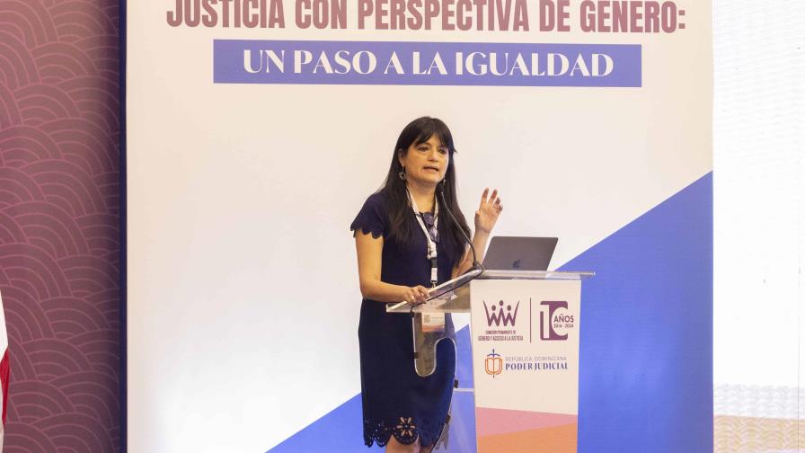 Experta internacional critica los estereotipos de género en la justicia