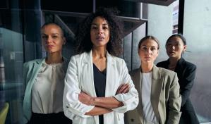 Empoderar a la mujer no es suficiente