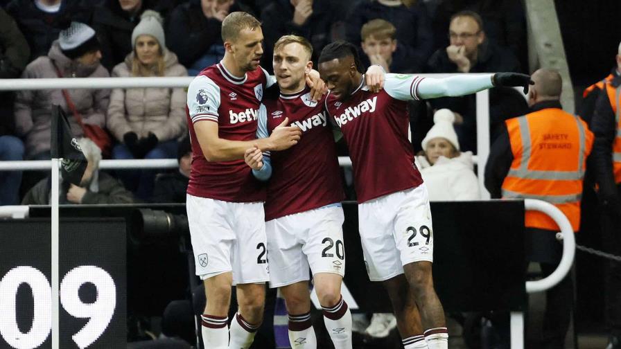 West Ham embosca a Newcastle en la Liga Premier