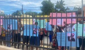 Familia del profesor señalado por abuso sexual en San Pedro de Macorís asegura es inocente