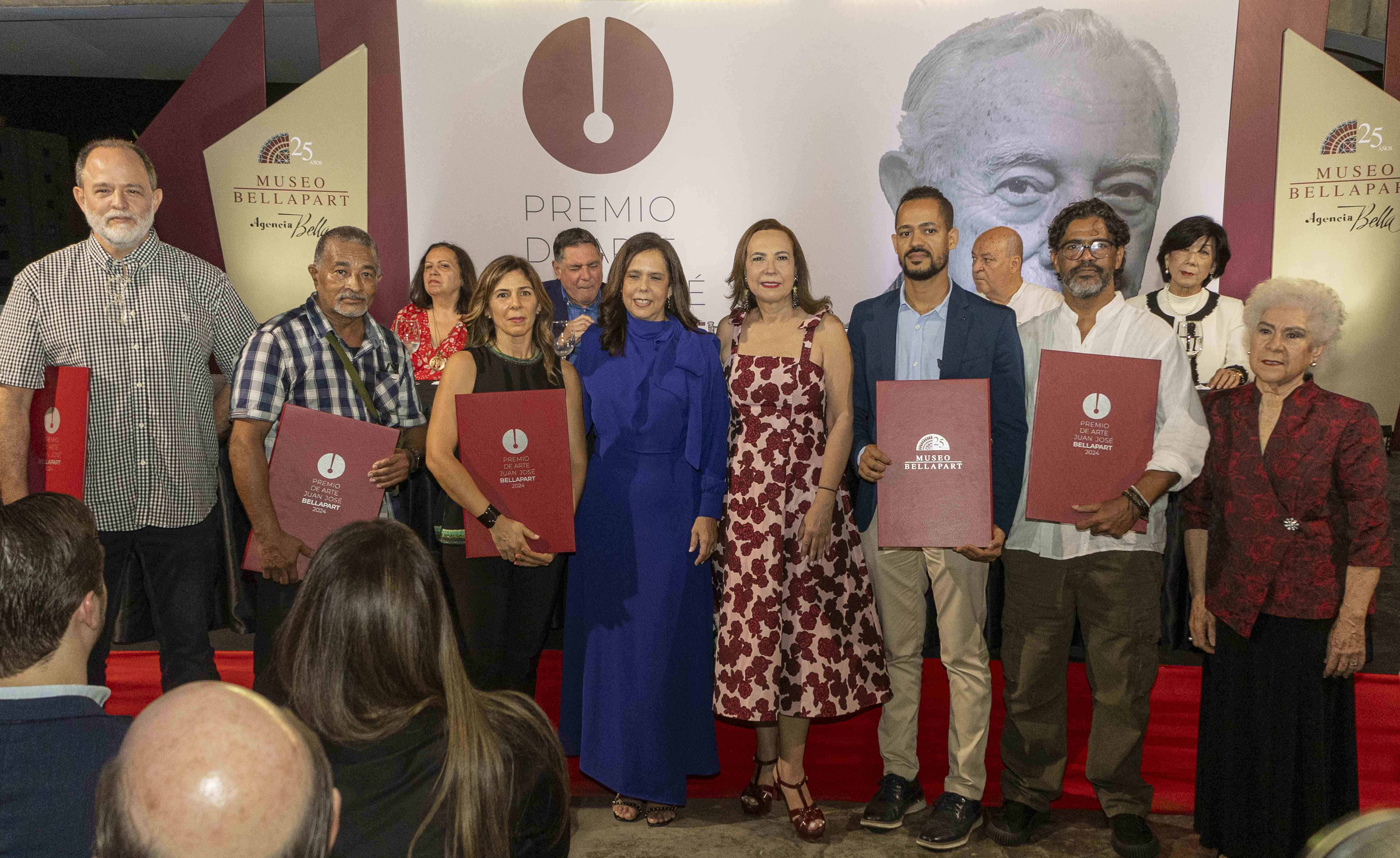 Ganadores del premio de arte.