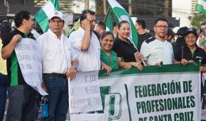 Ciudadanos protestan en las calles de la mayor región de Bolivia por la crisis económica Ciudadanos protestan en las calles de la mayor región de Bolivia por la crisis económica