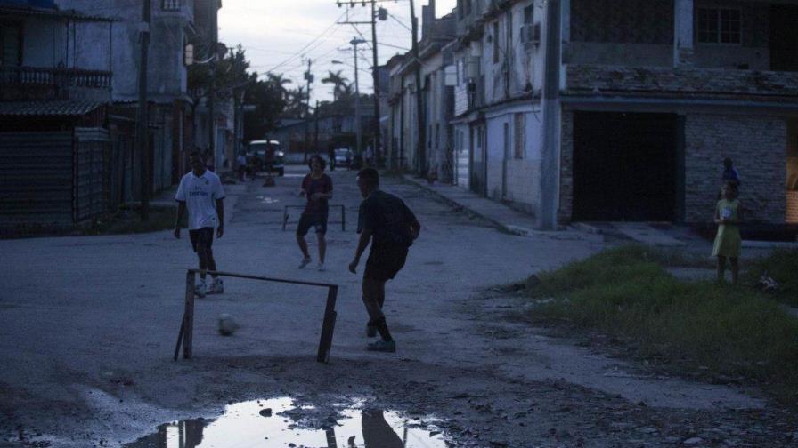 Cuba obligará a empresas privadas a generar el 50 % de la energía que consumen