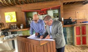 AHRB y Adompretur firman acuerdo para trabajar con el destino turístico de La Romana